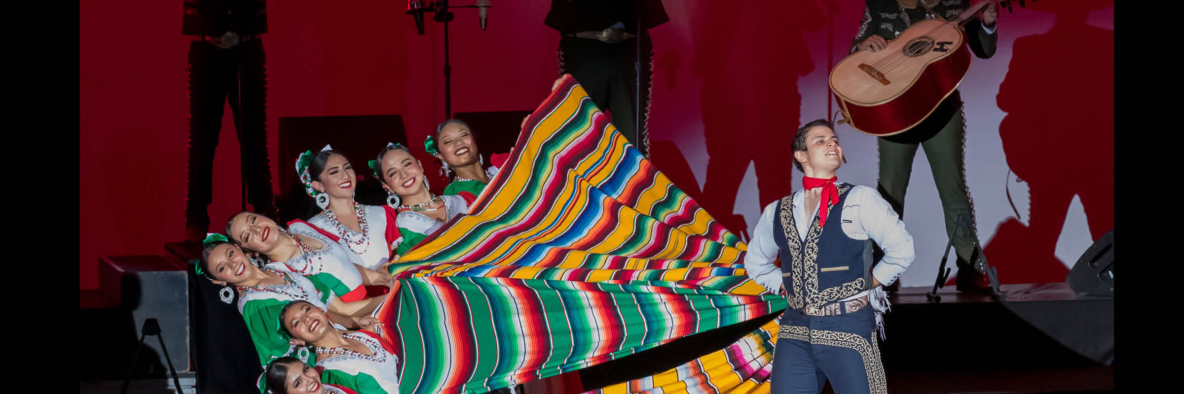 Dodger Stadium Mexican Heritage Night: Ballet Folklorico and Mariachi Sol  de México 